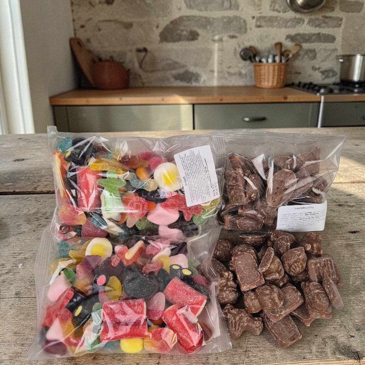 750g med smågodt og sjokolade. 