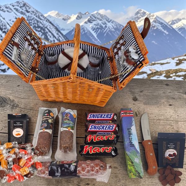 Hovedbilde Piknikkkurv med Spekemat og Godteri – ...