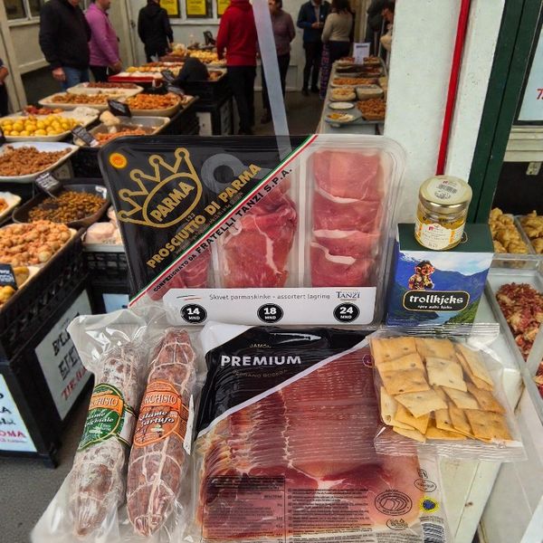 Hovedbilde Komplett Tapaspakke – Parmaskinke (14/18/24 ...